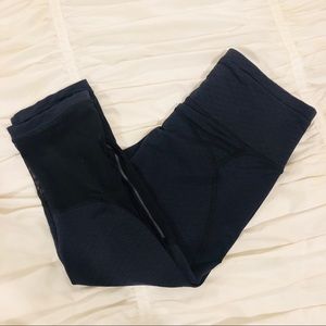 Lululemon dark blue/black cropped leggings